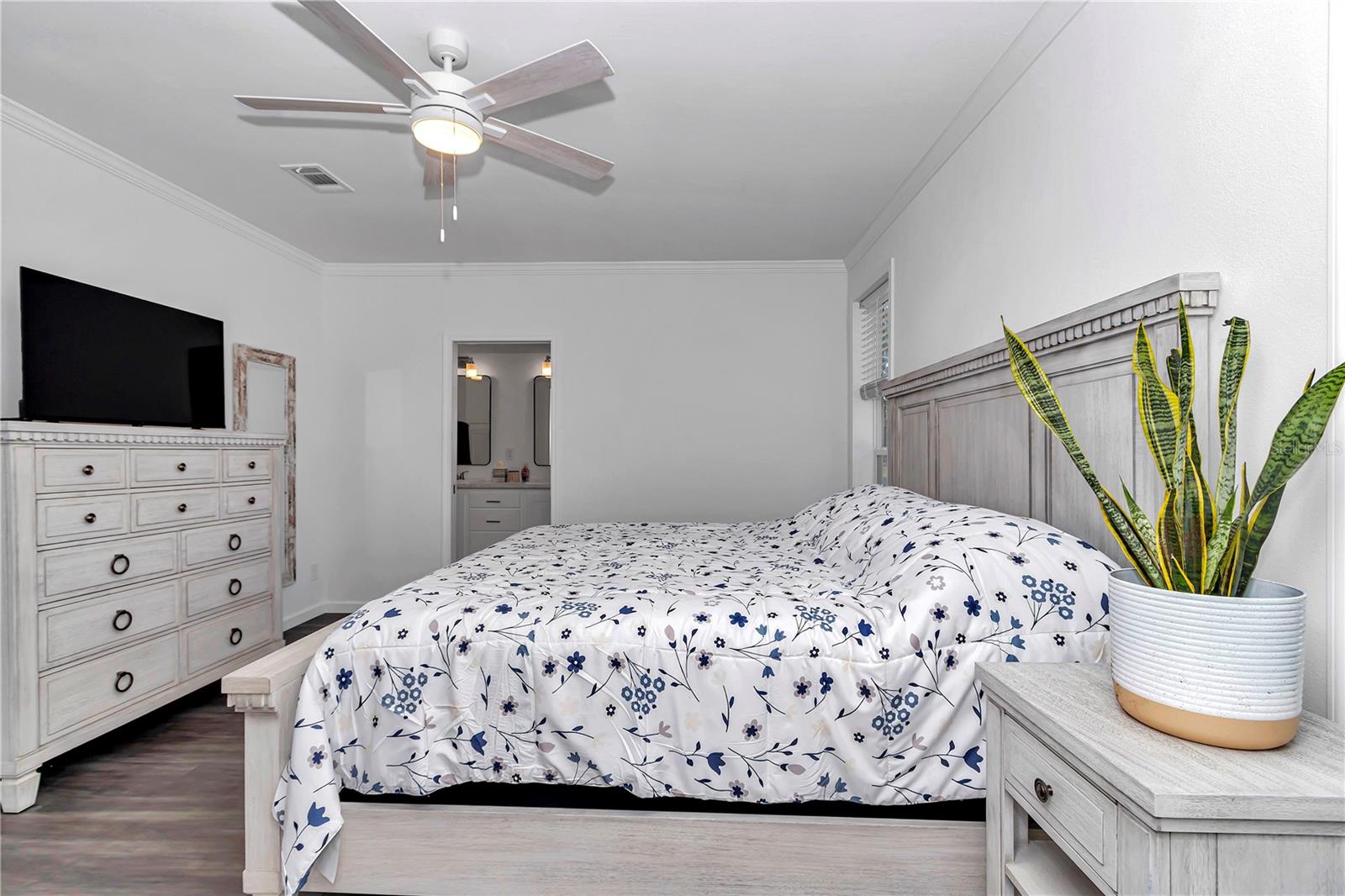 Image 15 of 59 For 521 80th Avenue