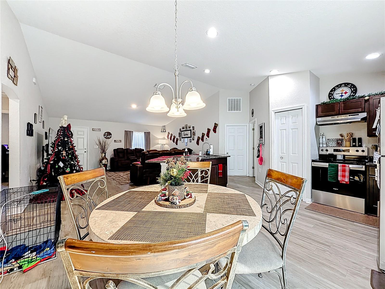 Image 12 of 32 For 6188 Seneca Street