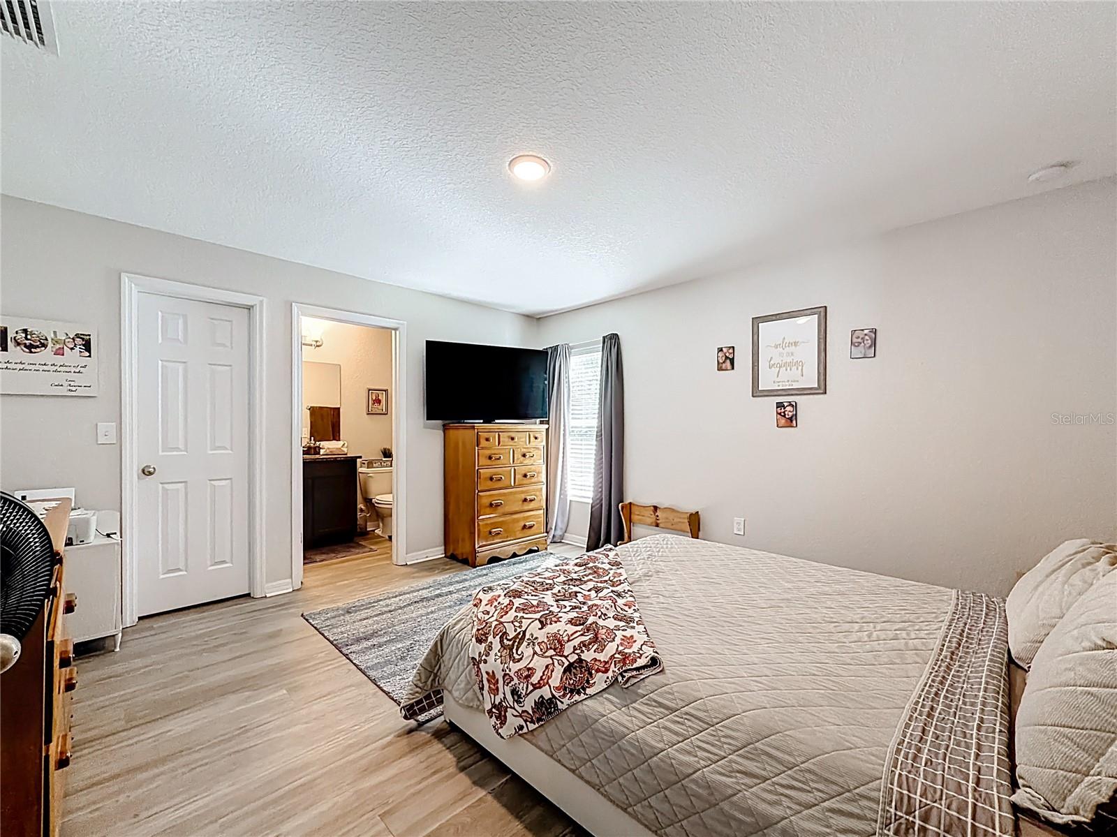 Image 21 of 32 For 6188 Seneca Street