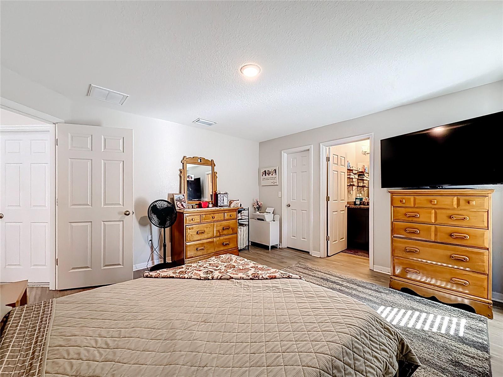 Image 24 of 32 For 6188 Seneca Street