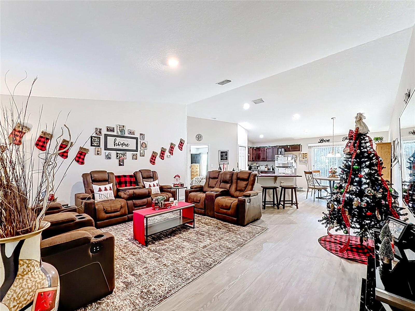 Image 3 of 32 For 6188 Seneca Street