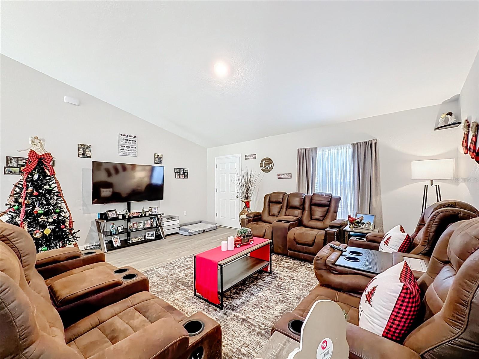 Image 5 of 32 For 6188 Seneca Street