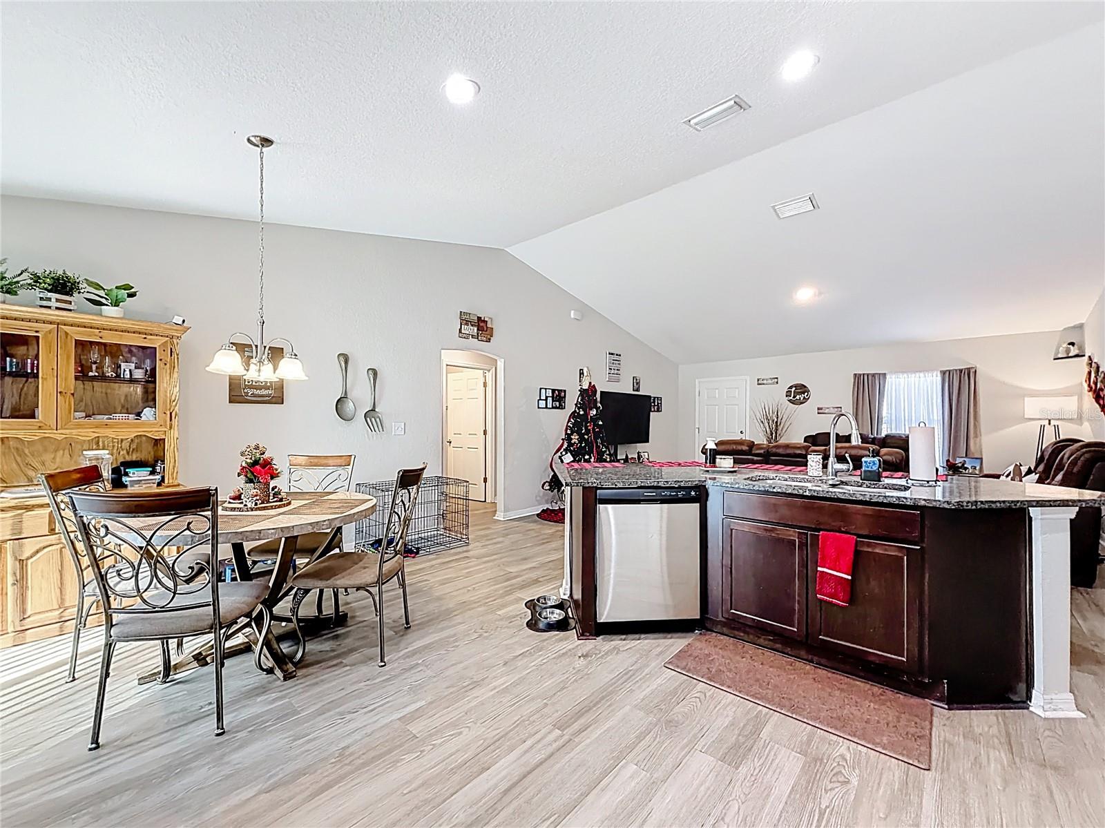 Image 9 of 32 For 6188 Seneca Street