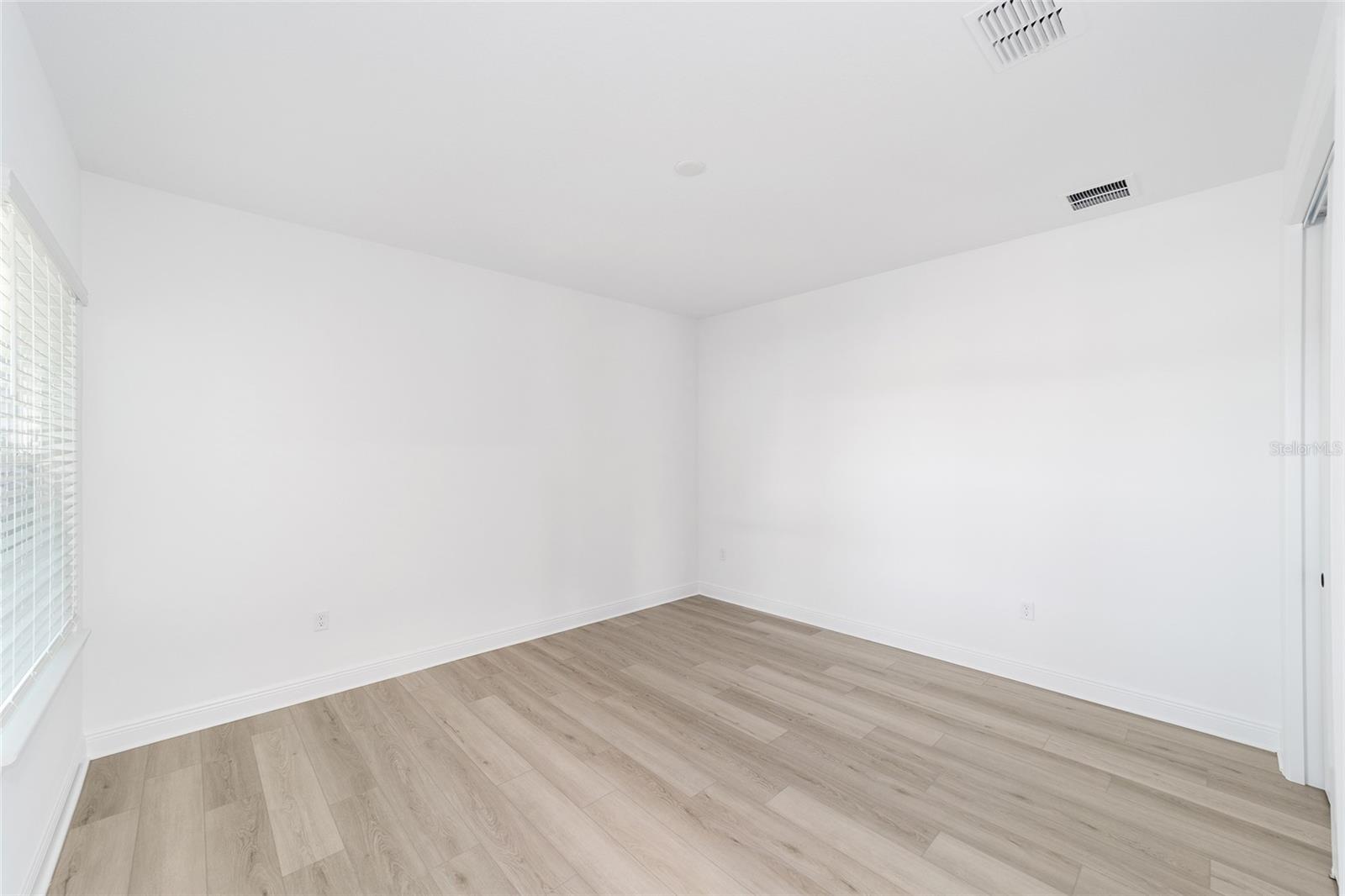 Image 33 of 47 For 10267 105th Terrace