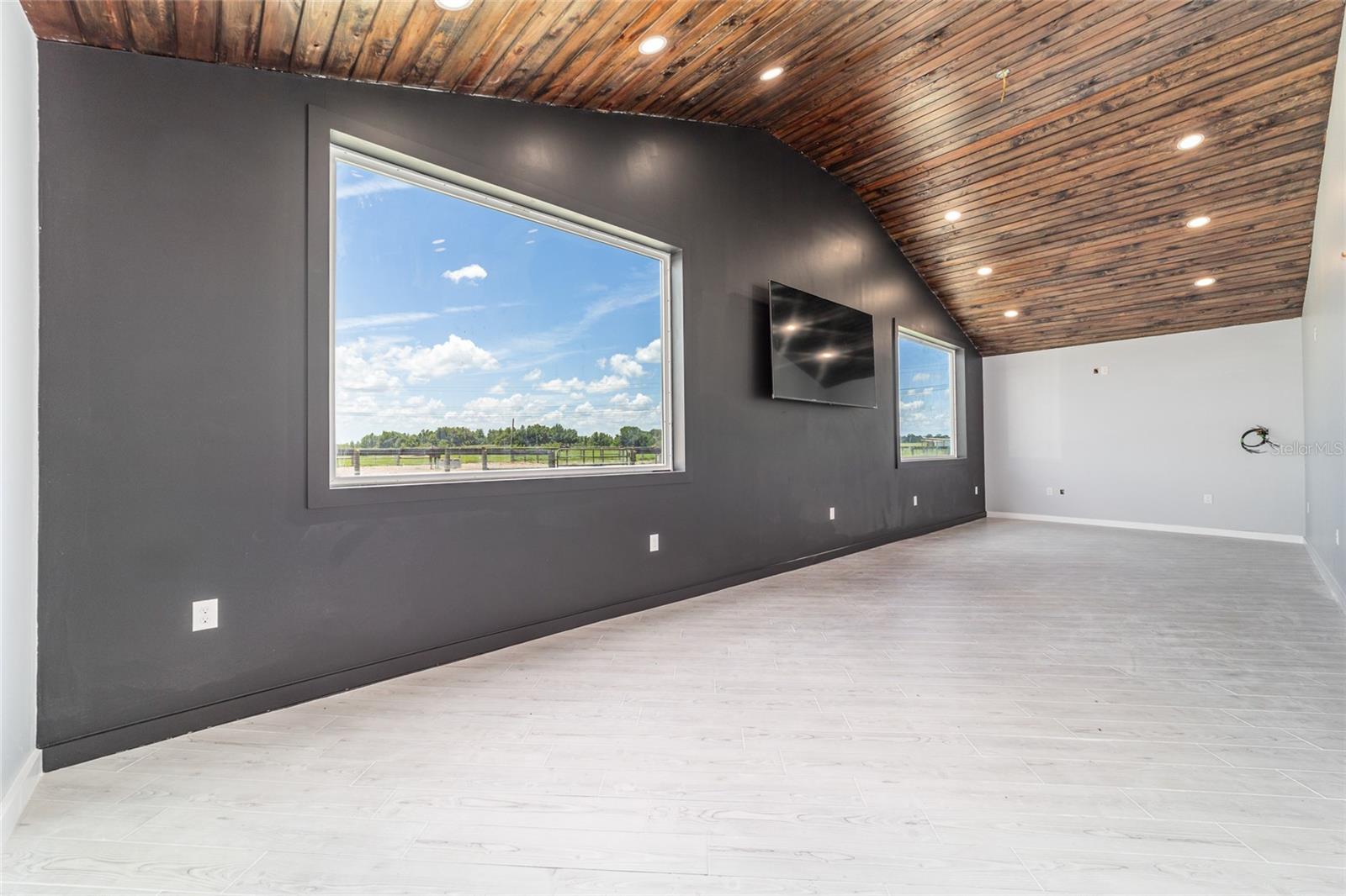 Image 17 of 95 For 1177 102nd Boulevard