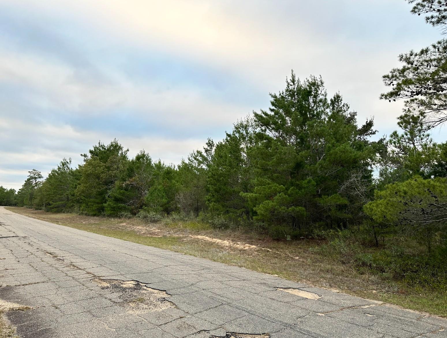 Image 2 of 5 For Colmart Drive