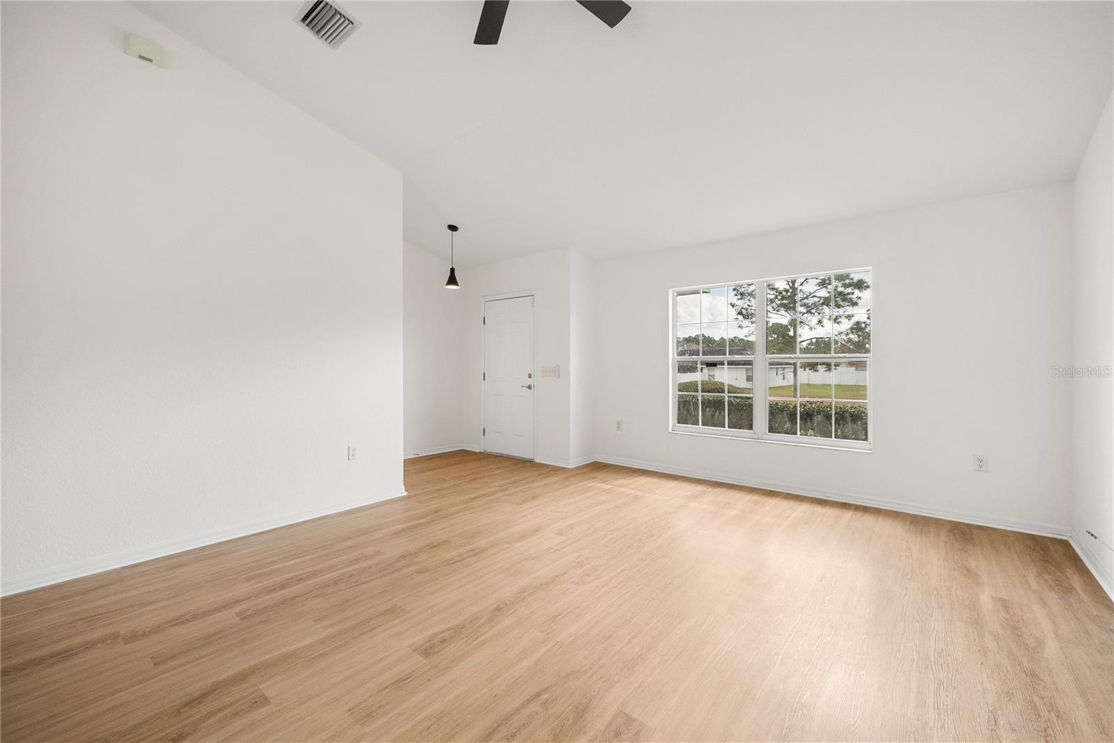 Image 3 of 26 For 8361 135th Loop