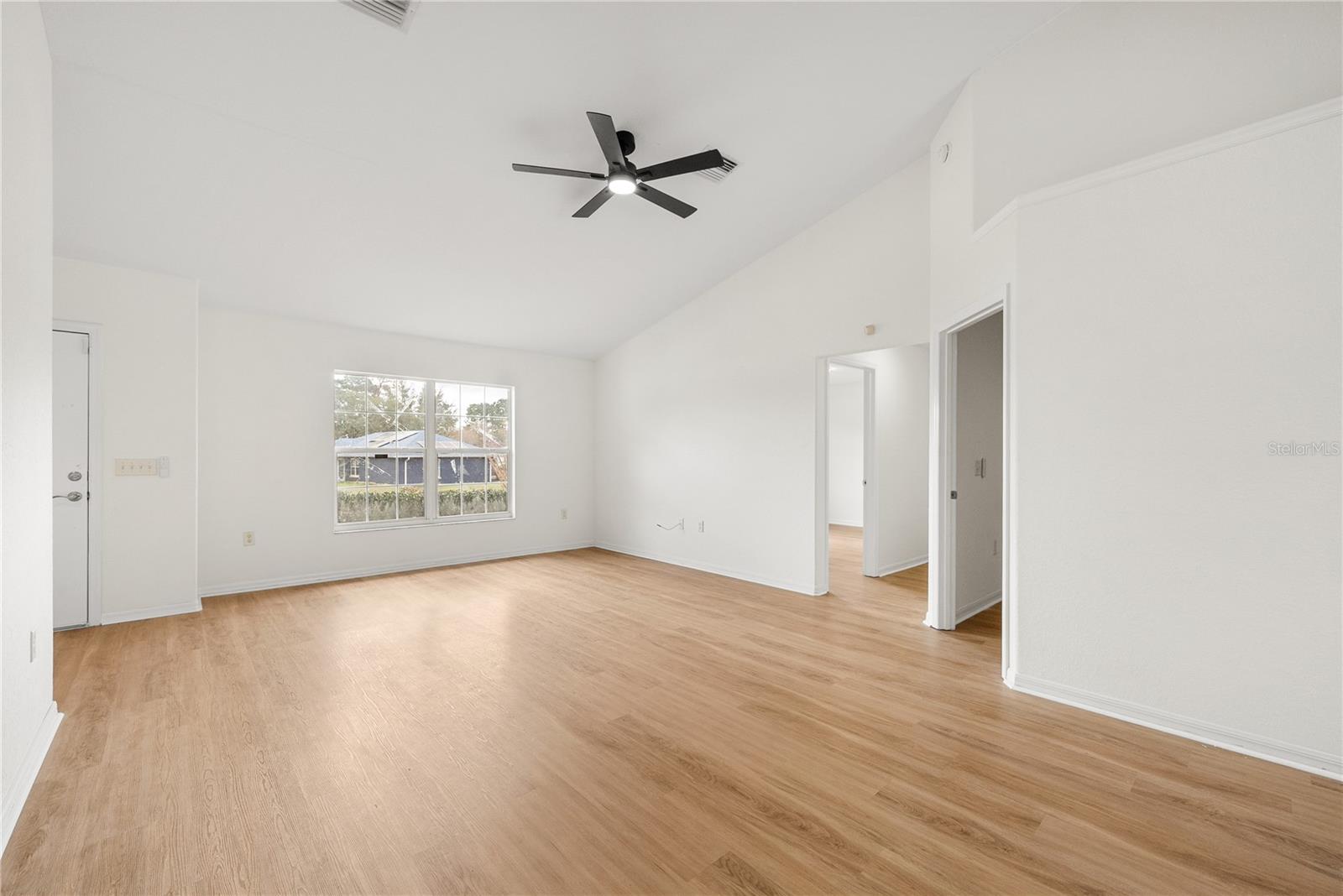 Image 4 of 26 For 8361 135th Loop