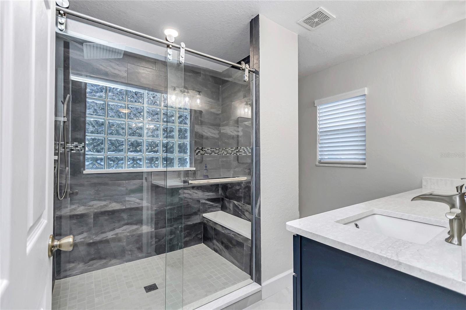 Image 21 of 59 For 11558 74th Court