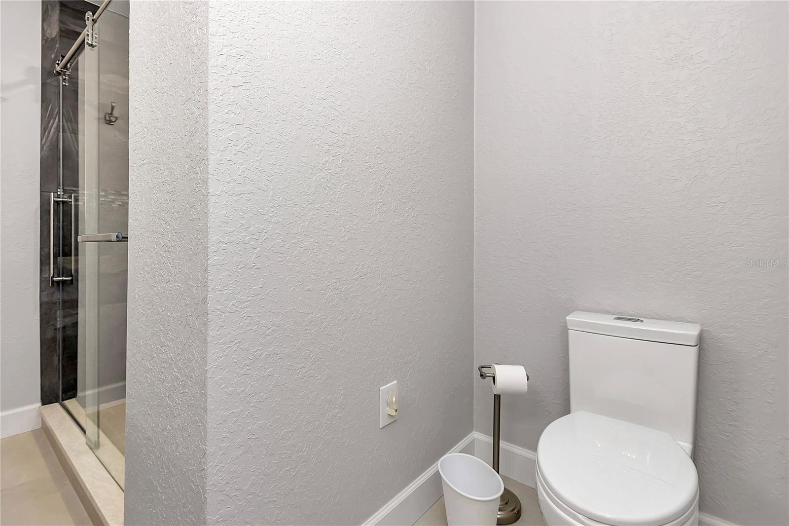 Image 23 of 59 For 11558 74th Court