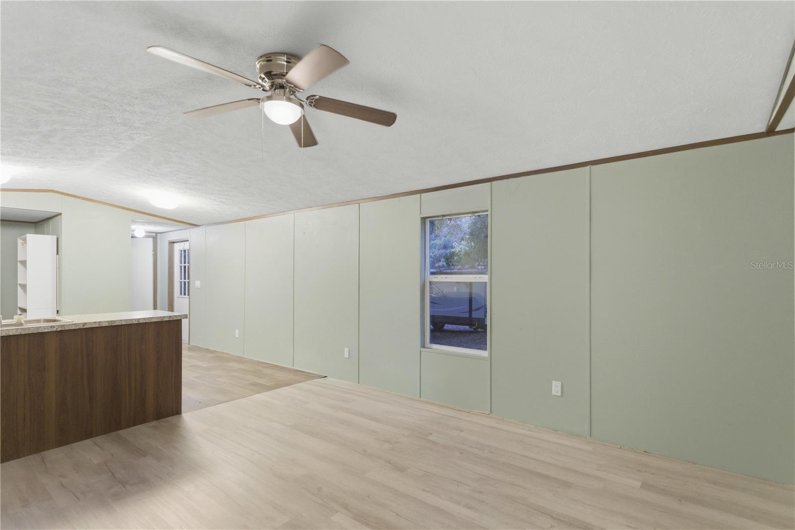 Image 5 of 26 For 11946 99th Terrace