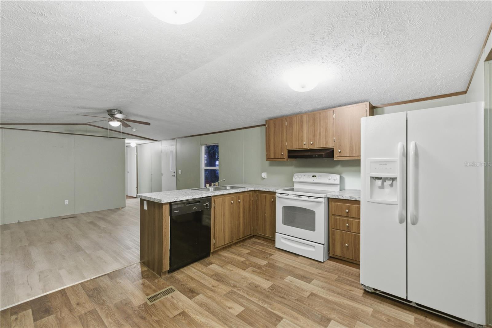 Image 9 of 26 For 11946 99th Terrace