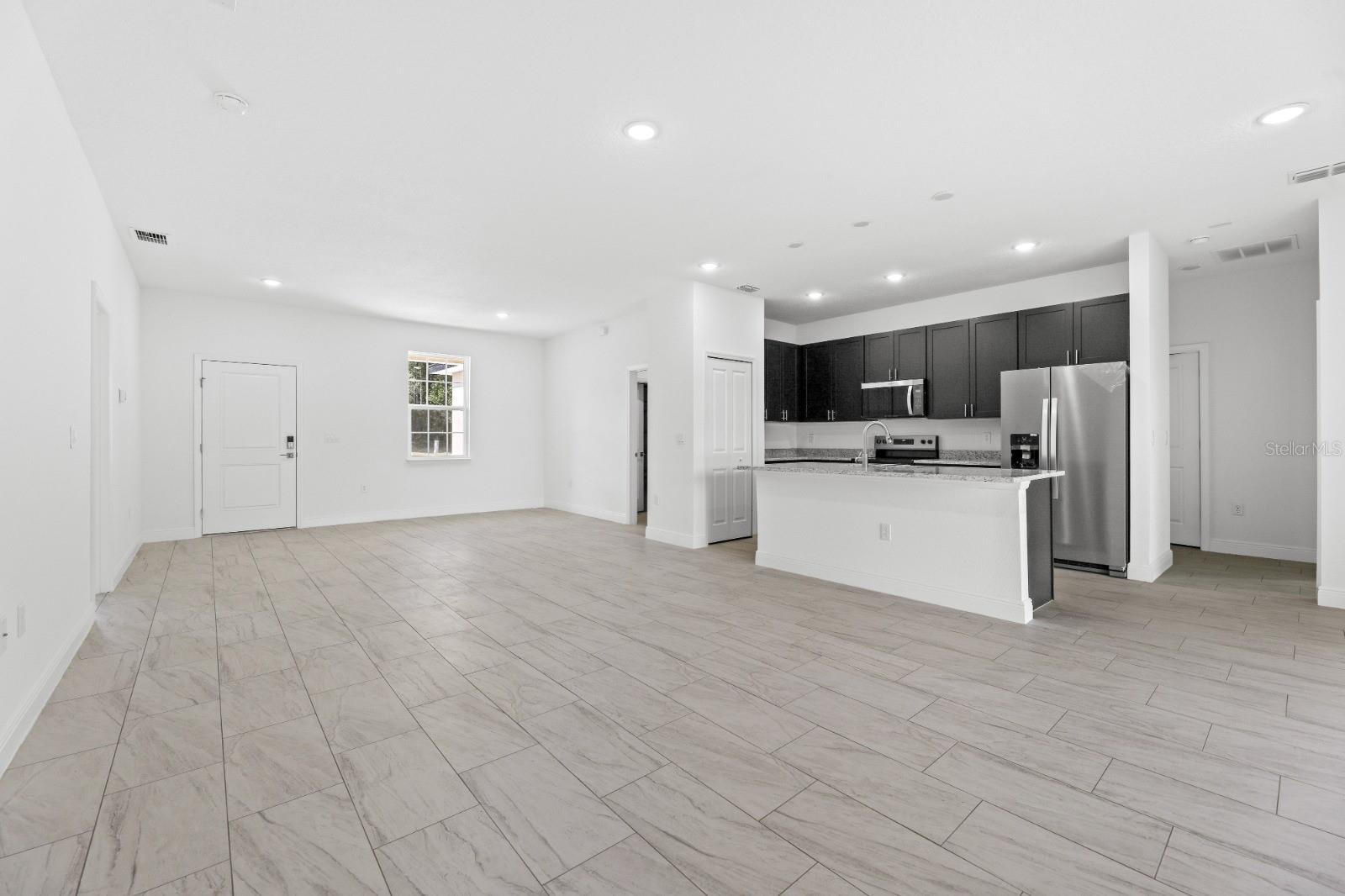 Image 9 of 59 For 1575 Lamplighter Street