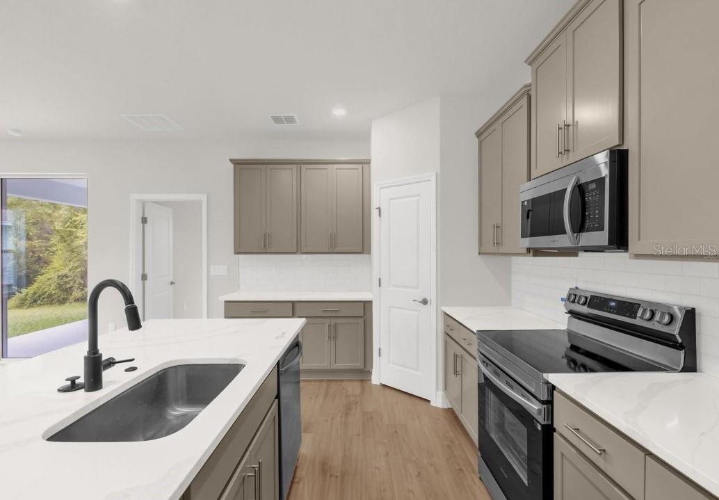 Image 3 of 18 For 13990 34th Terrace Road