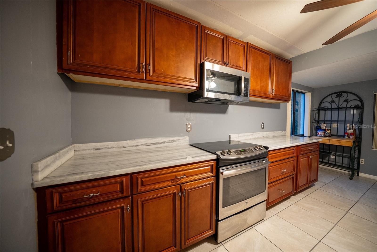 Image 13 of 47 For 3601 17th Lane