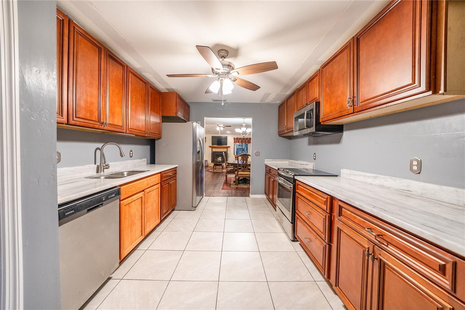 Image 19 of 47 For 3601 17th Lane