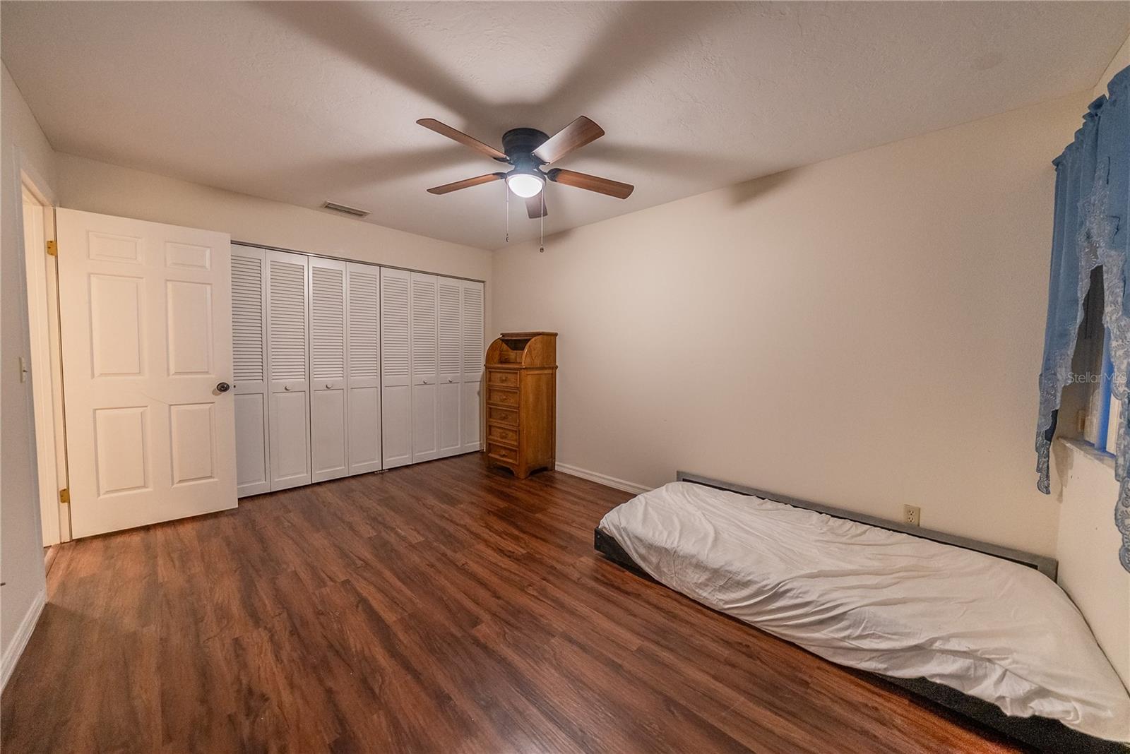 Image 28 of 47 For 3601 17th Lane