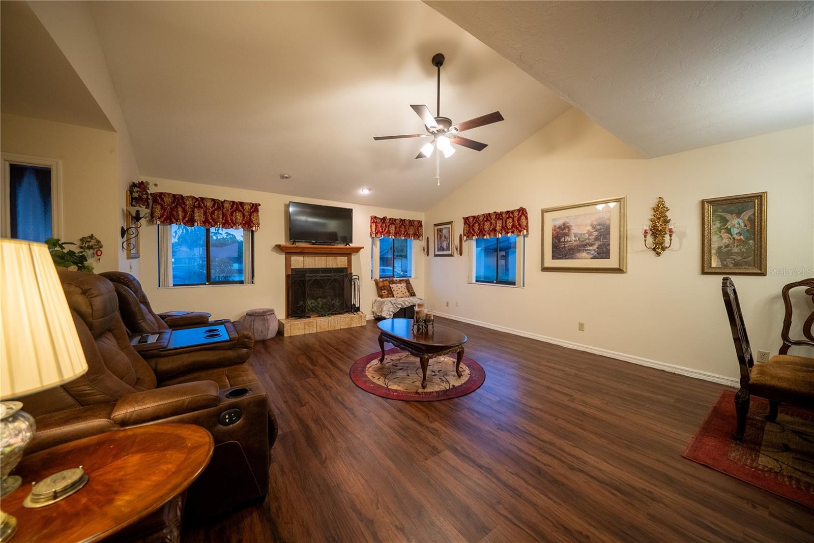 Image 8 of 47 For 3601 17th Lane