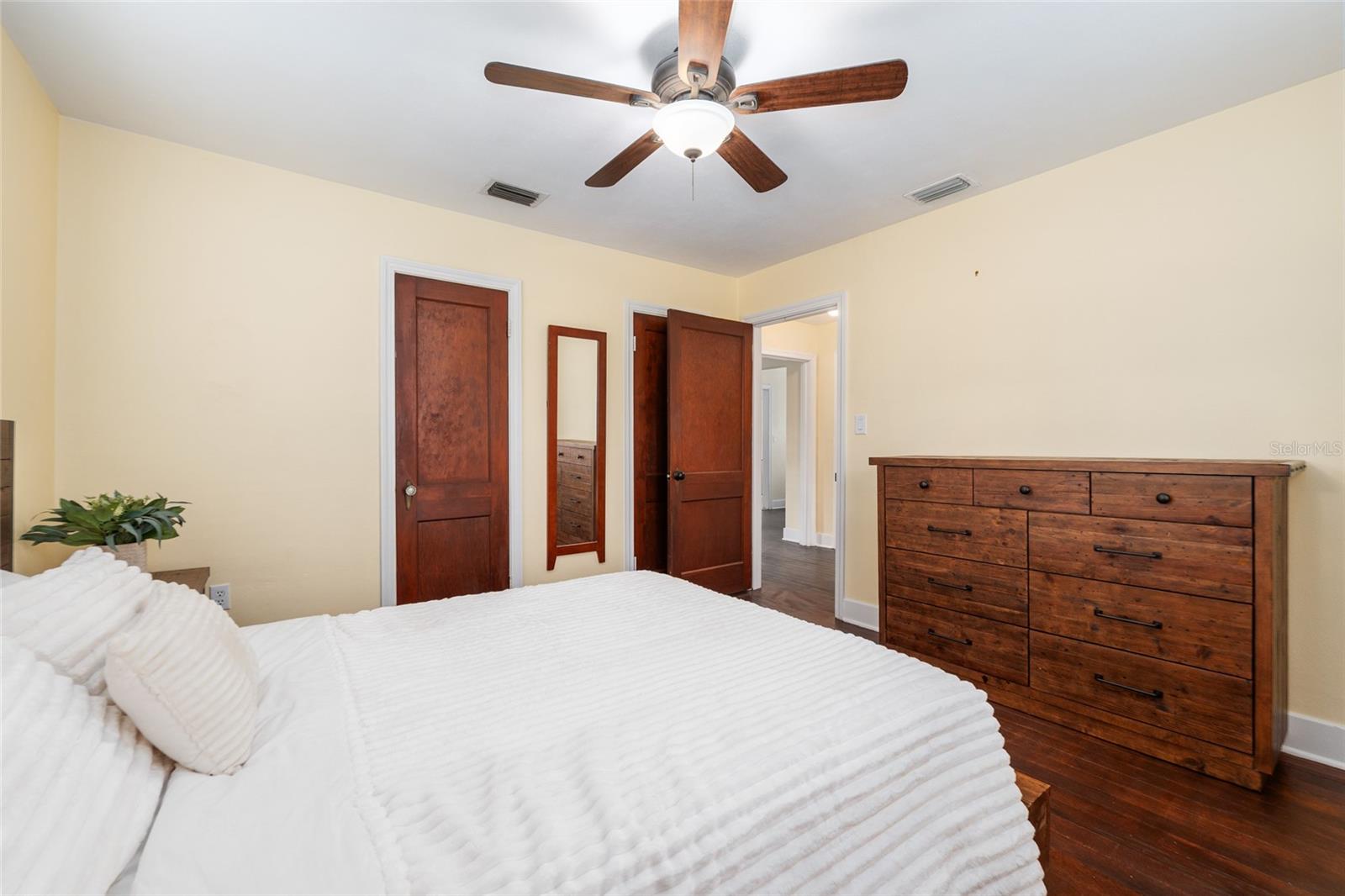 Image 17 of 44 For 742 12th Street