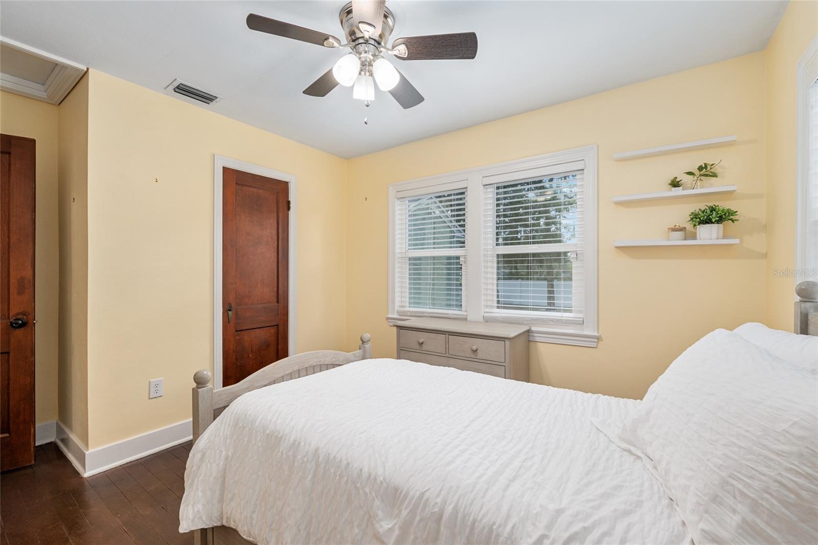 Image 19 of 44 For 742 12th Street