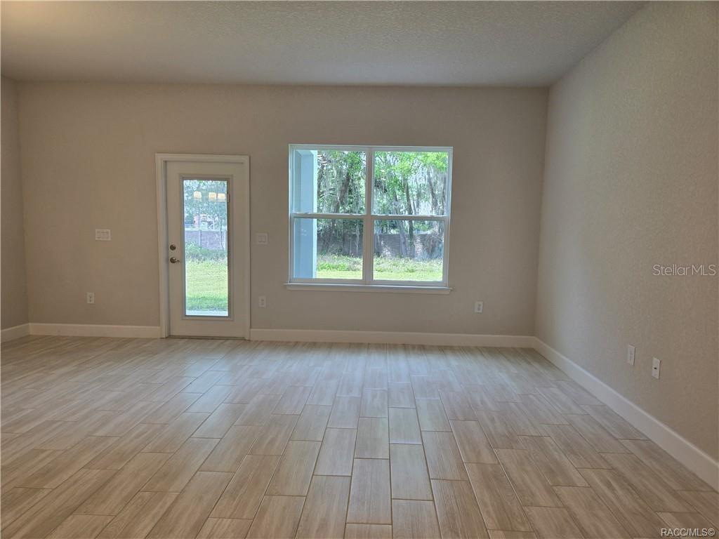 Image 6 of 30 For 279 Bittern Loop