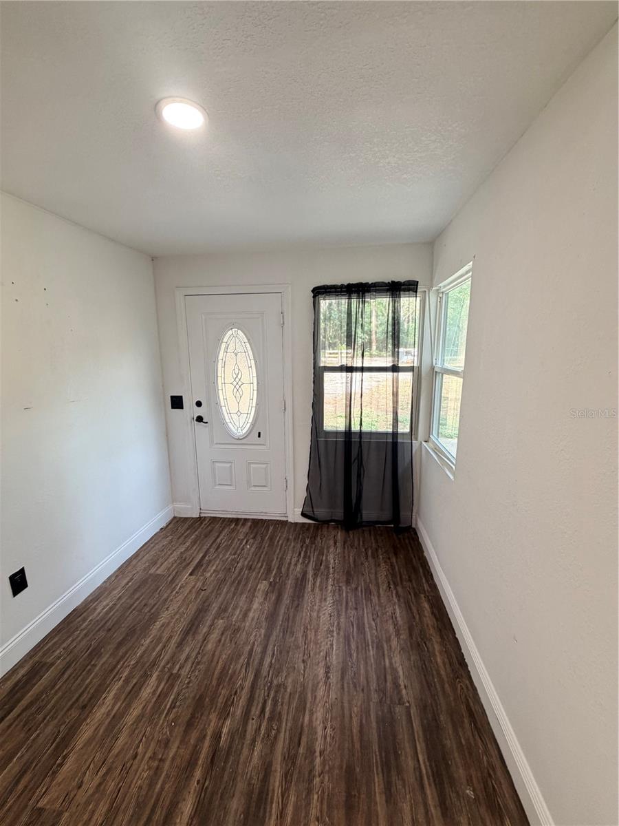 Listing photo id 1 for 6360 130th Street