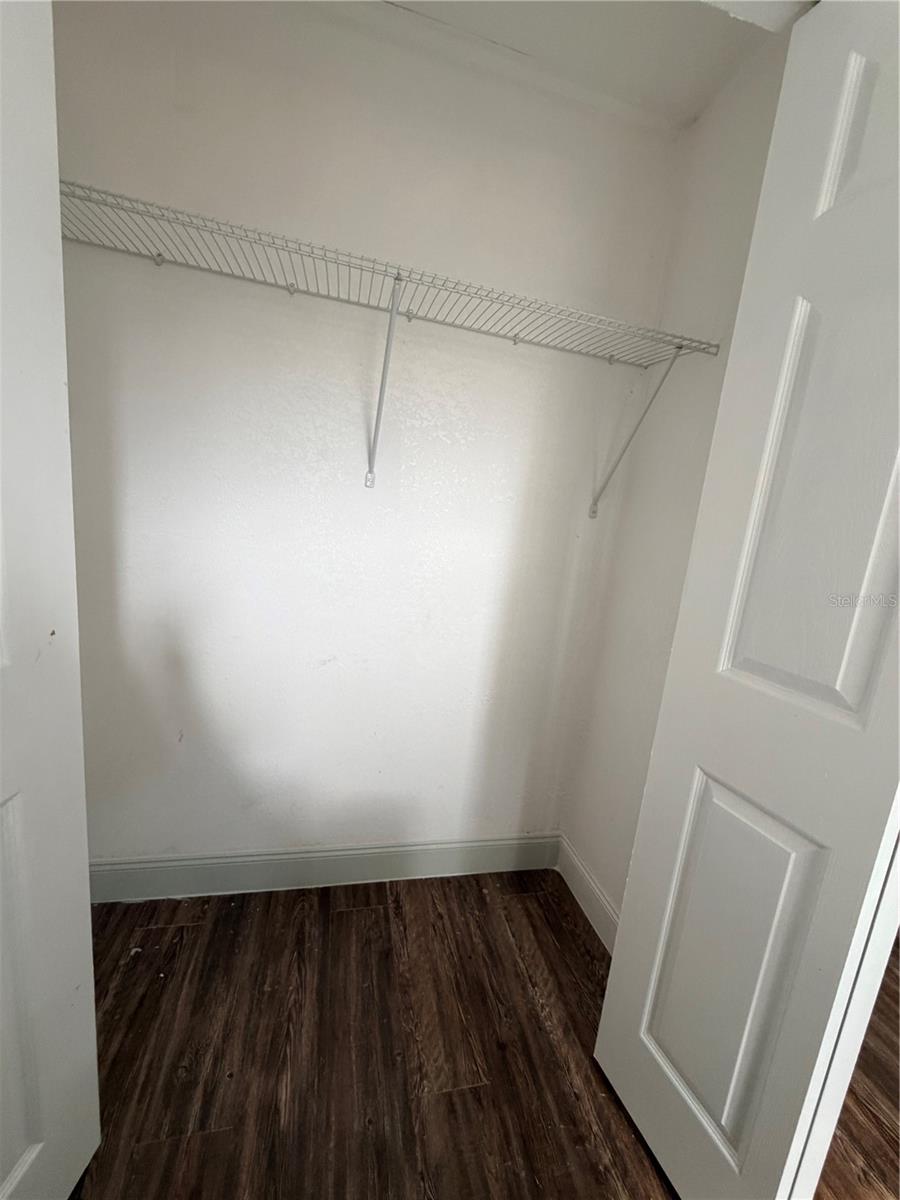 Listing photo id 3 for 6360 130th Street