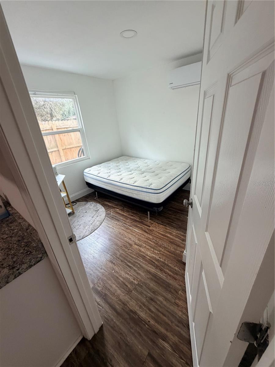 Listing photo id 4 for 6360 130th Street