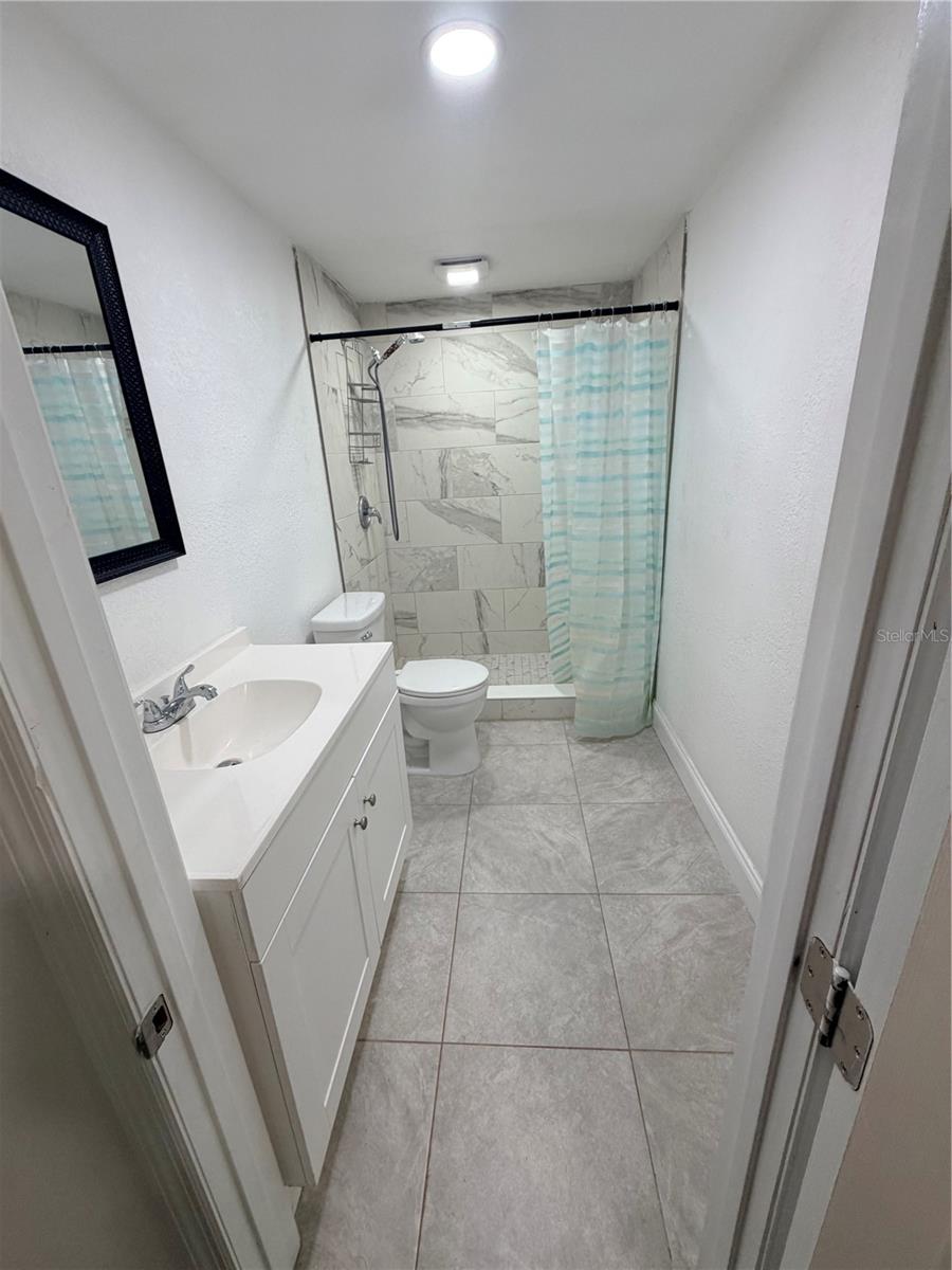 Listing photo id 7 for 6360 130th Street