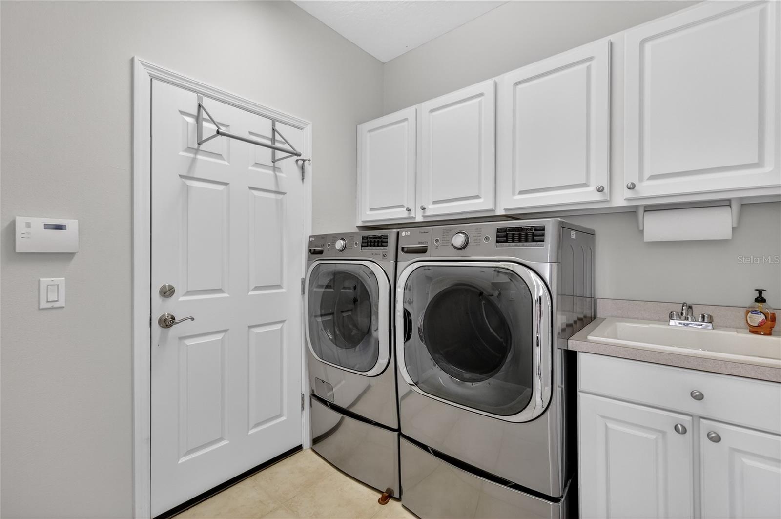 Image 21 of 67 For 4719 Heritage Trail