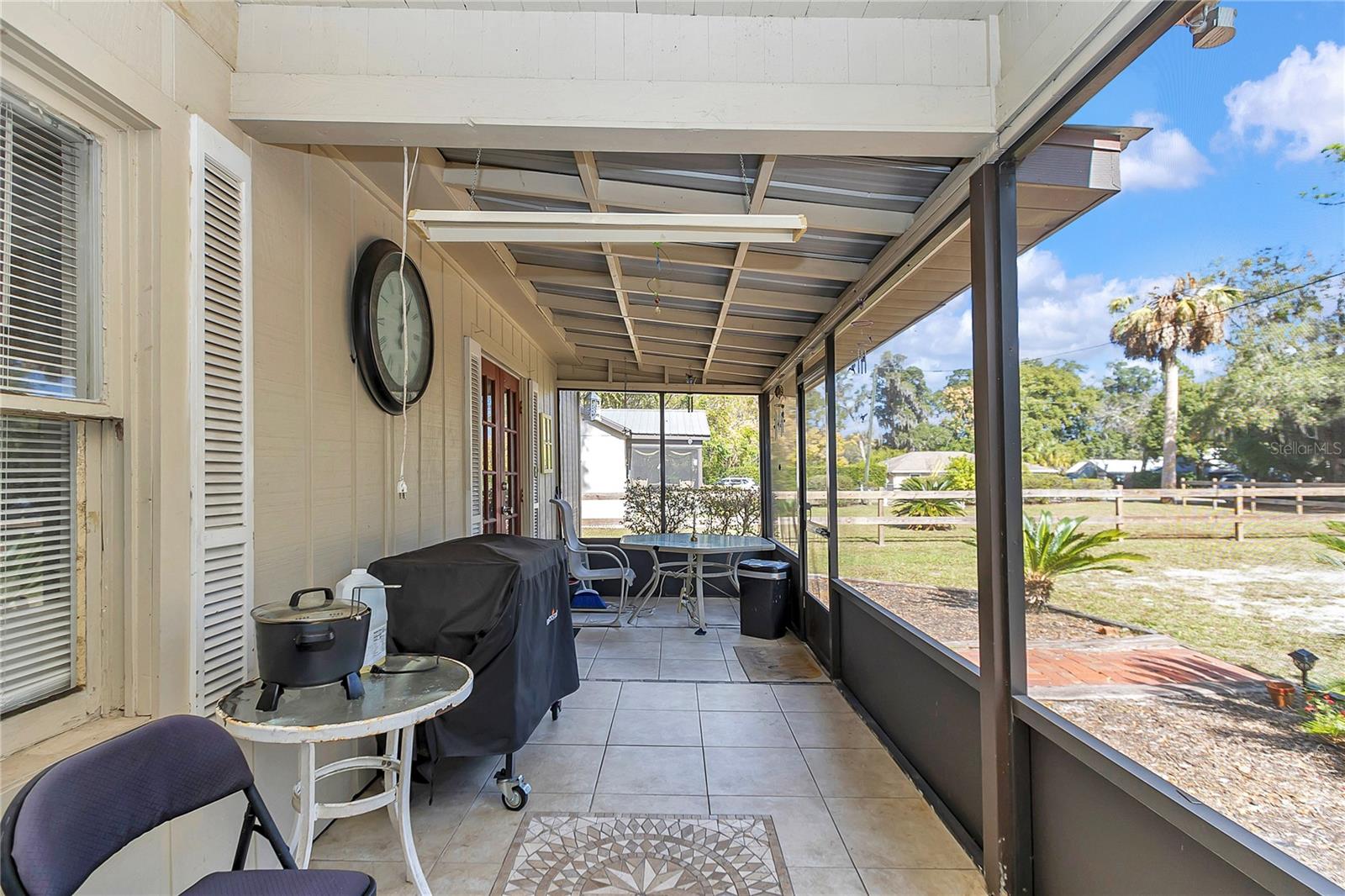 Image 13 of 67 For 20990 Pennsylvania Avenue