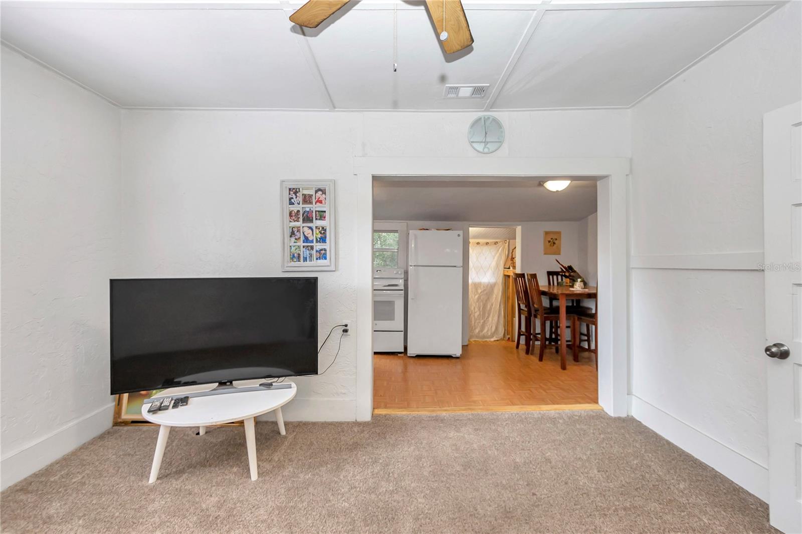 Image 16 of 67 For 20990 Pennsylvania Avenue