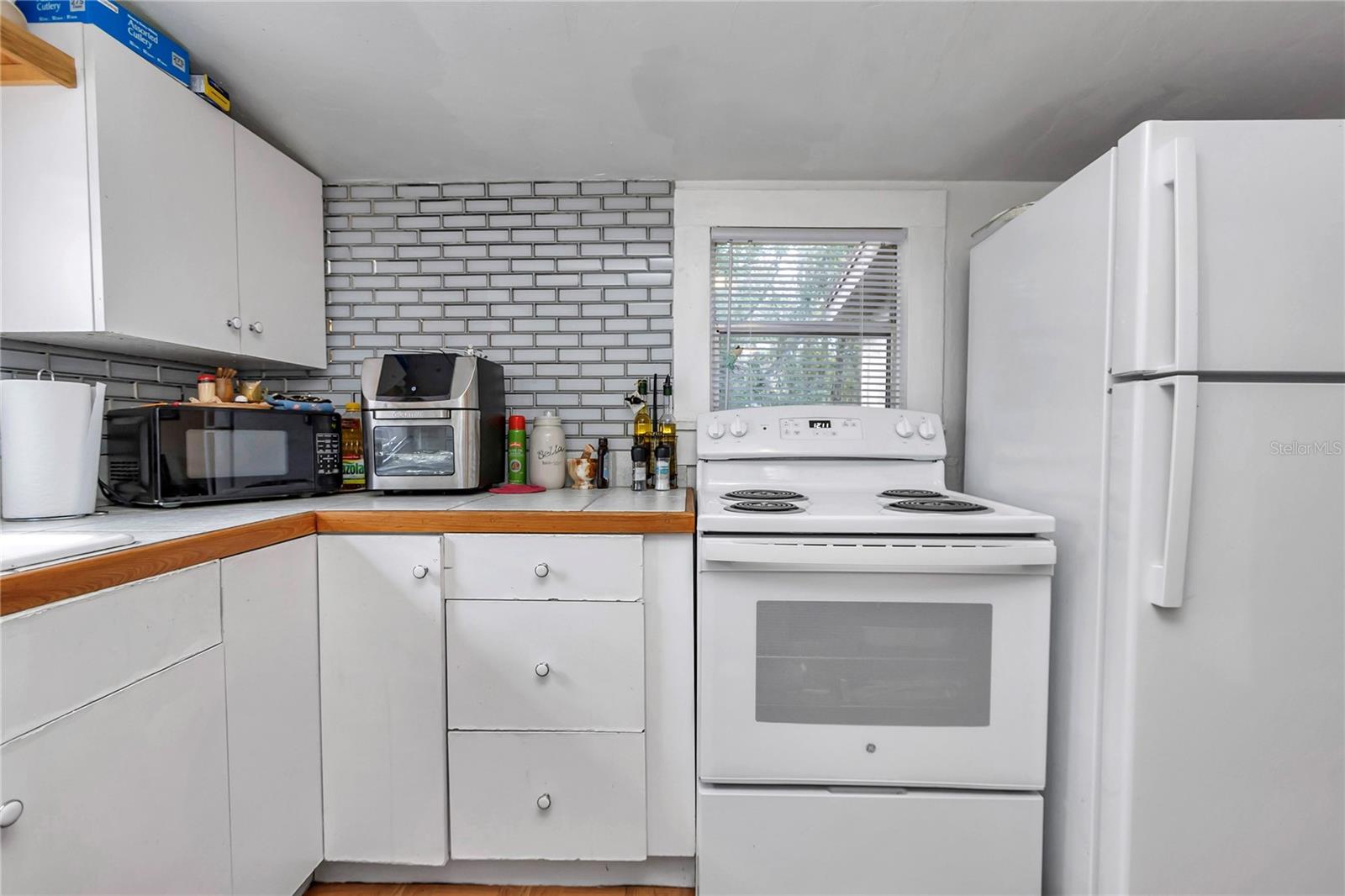 Image 19 of 67 For 20990 Pennsylvania Avenue