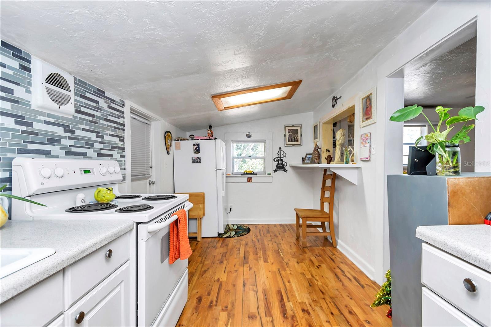 Image 49 of 67 For 20990 Pennsylvania Avenue