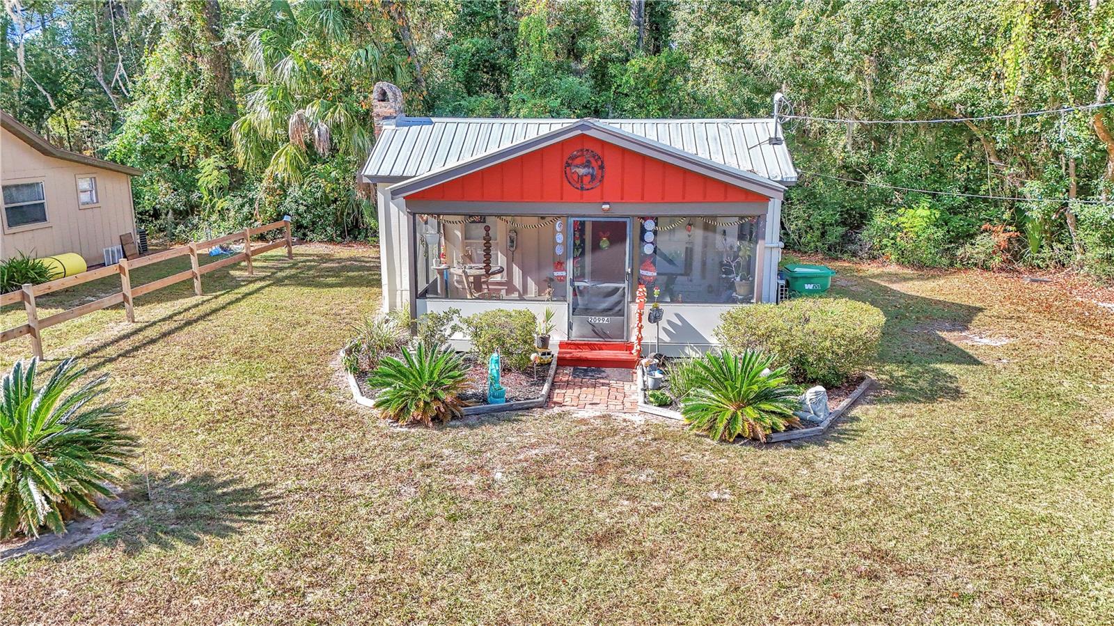 Image 5 of 67 For 20990 Pennsylvania Avenue