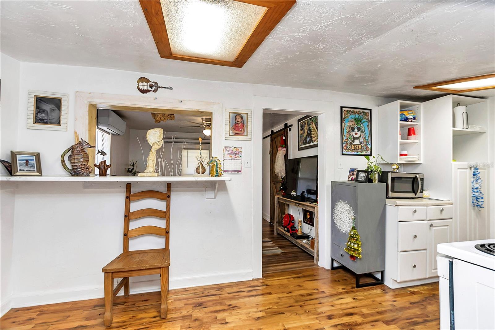 Image 54 of 67 For 20990 Pennsylvania Avenue