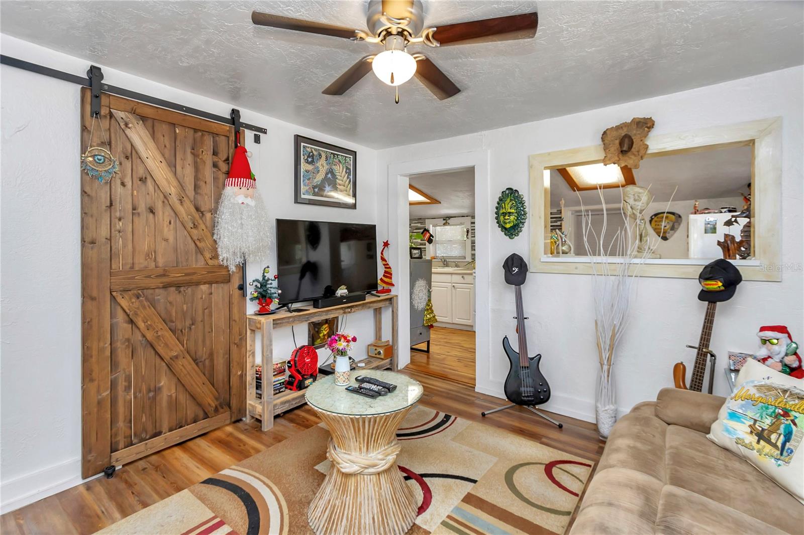 Image 55 of 67 For 20990 Pennsylvania Avenue