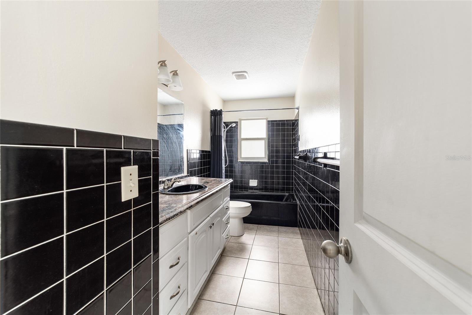 Image 34 of 48 For 3212 15th Avenue