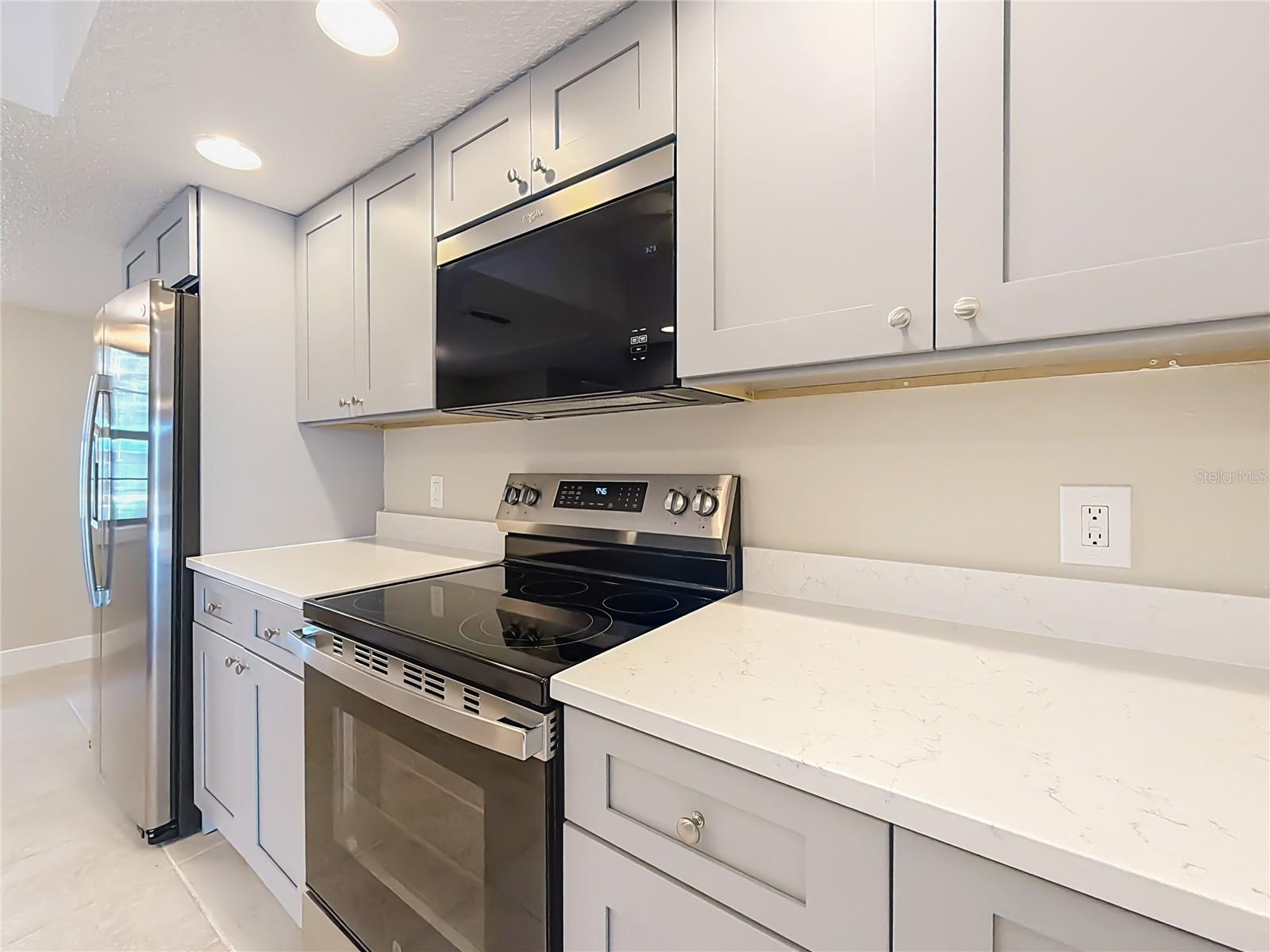 Image 21 of 73 For 11603 Bayshore Drive 118