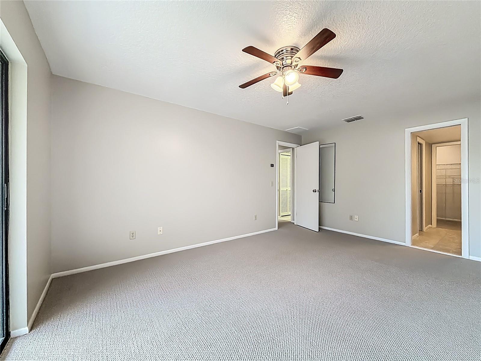 Image 33 of 73 For 11603 Bayshore Drive 118