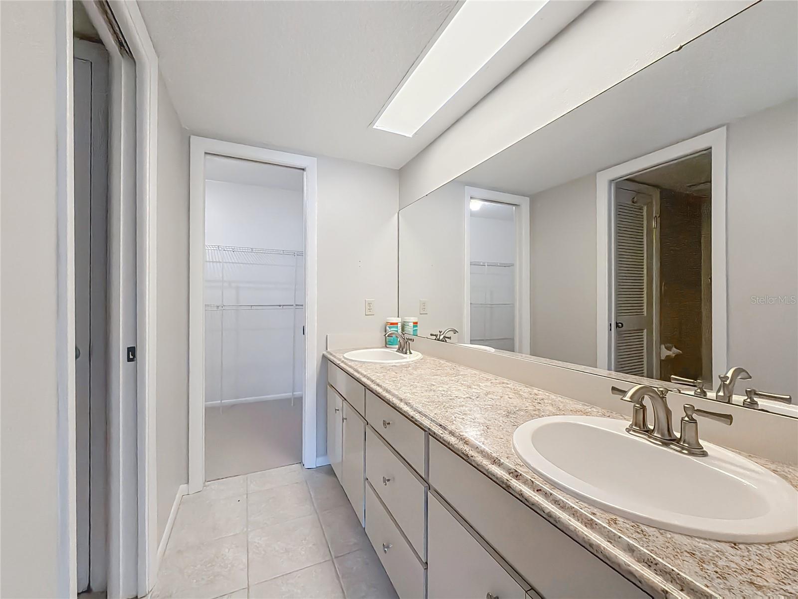 Image 34 of 73 For 11603 Bayshore Drive 118