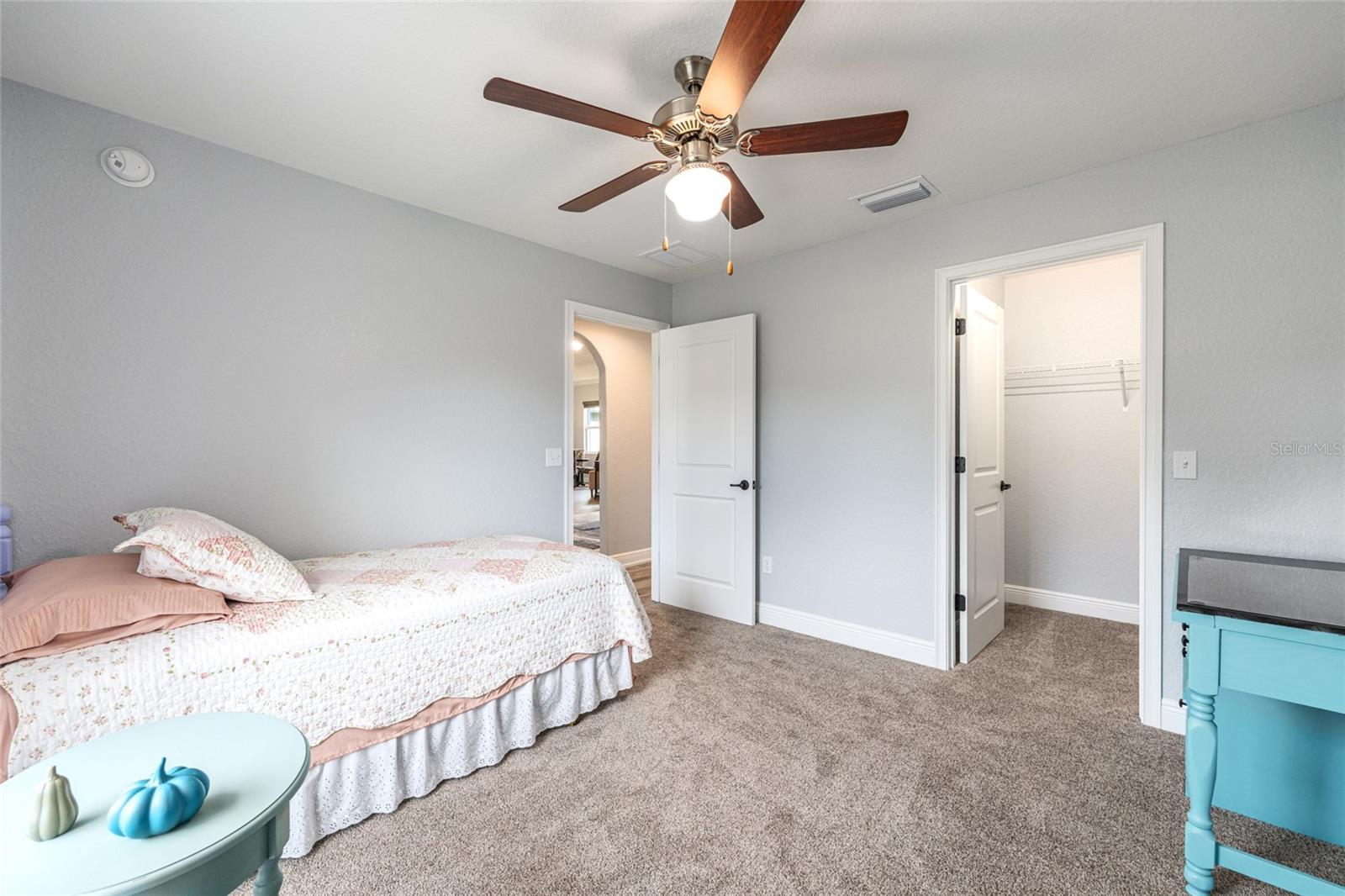 Image 28 of 46 For 5297 39th Loop