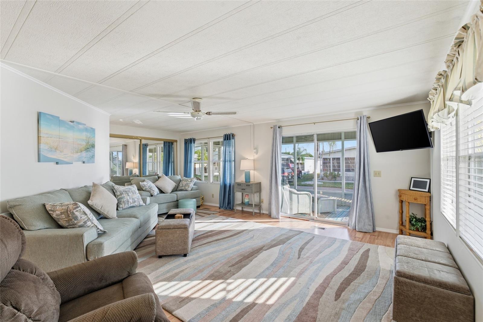 Image 15 of 42 For 3073 Longview Lane