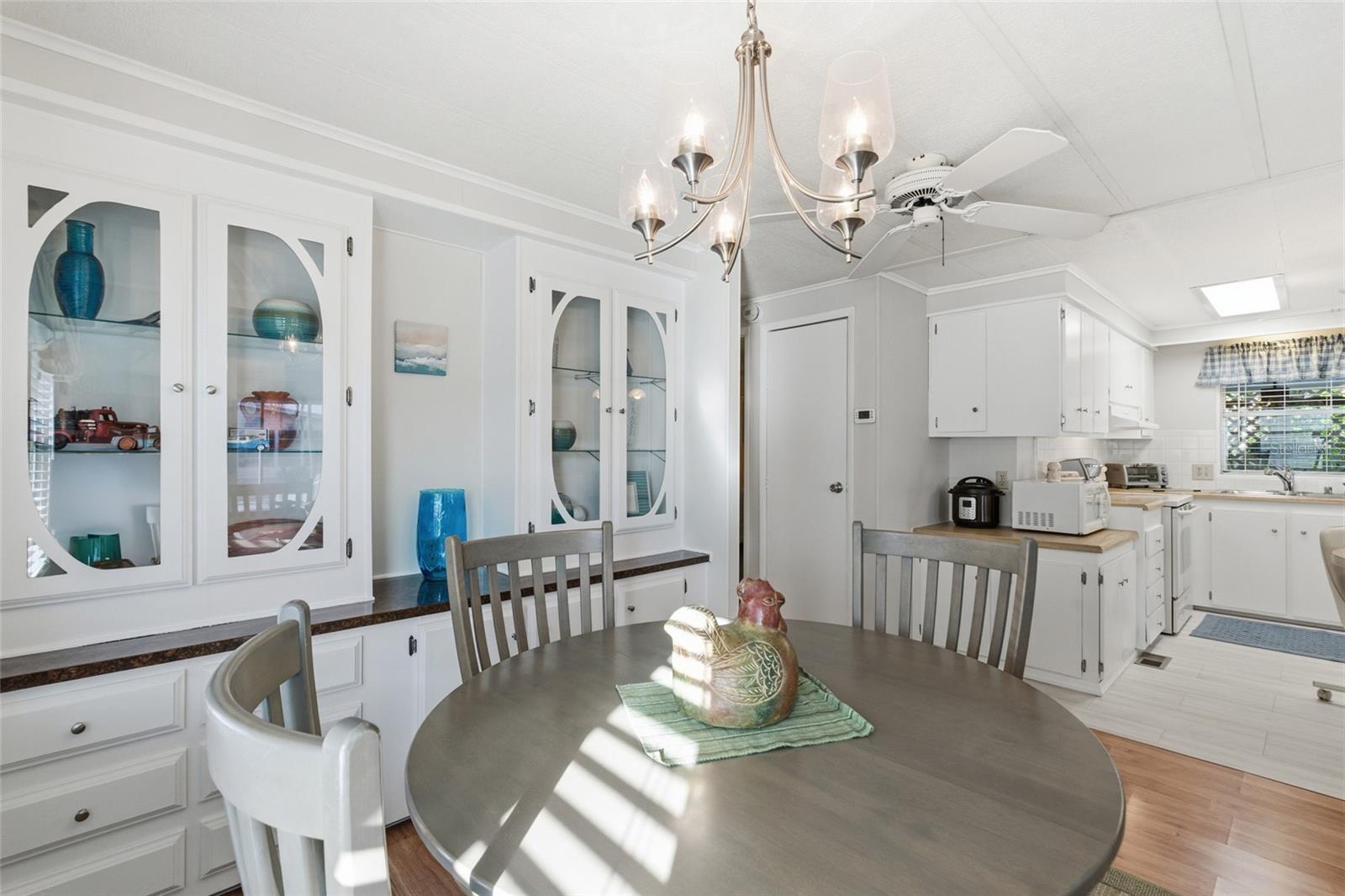 Image 19 of 42 For 3073 Longview Lane