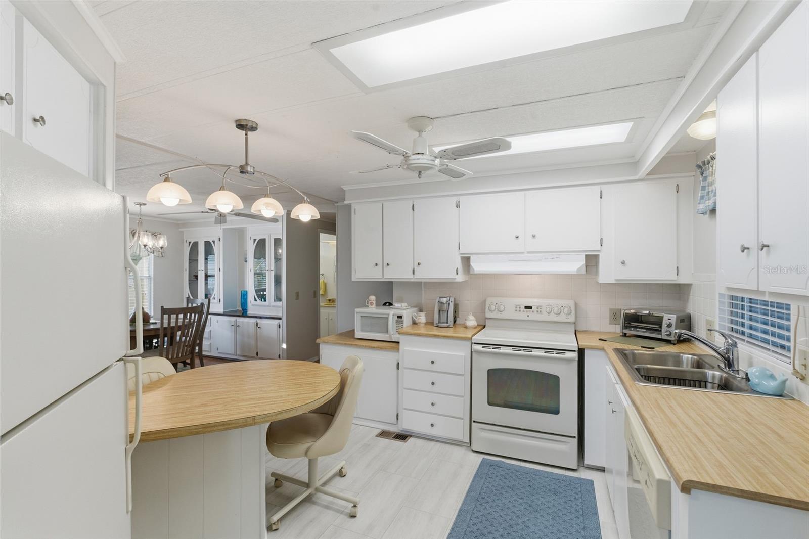 Image 22 of 42 For 3073 Longview Lane