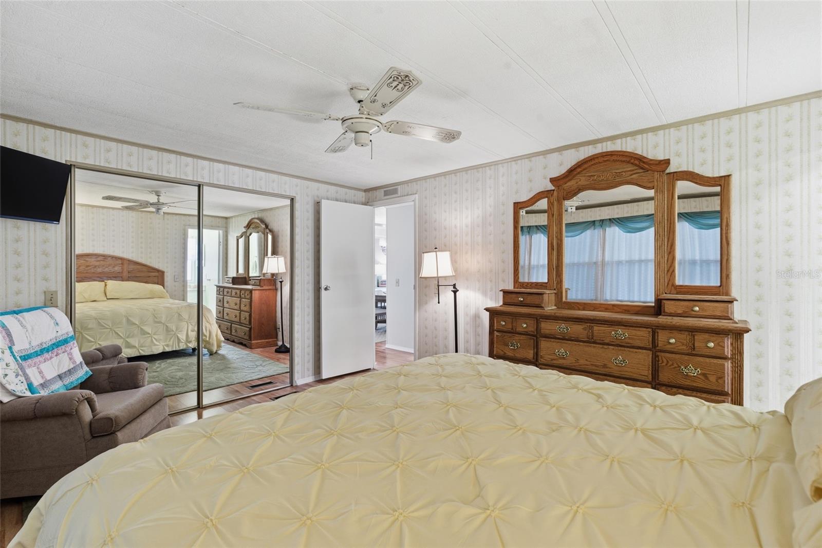 Image 27 of 42 For 3073 Longview Lane