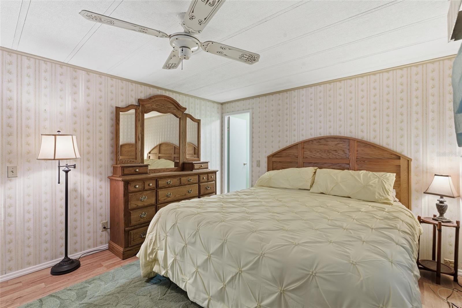 Image 28 of 42 For 3073 Longview Lane