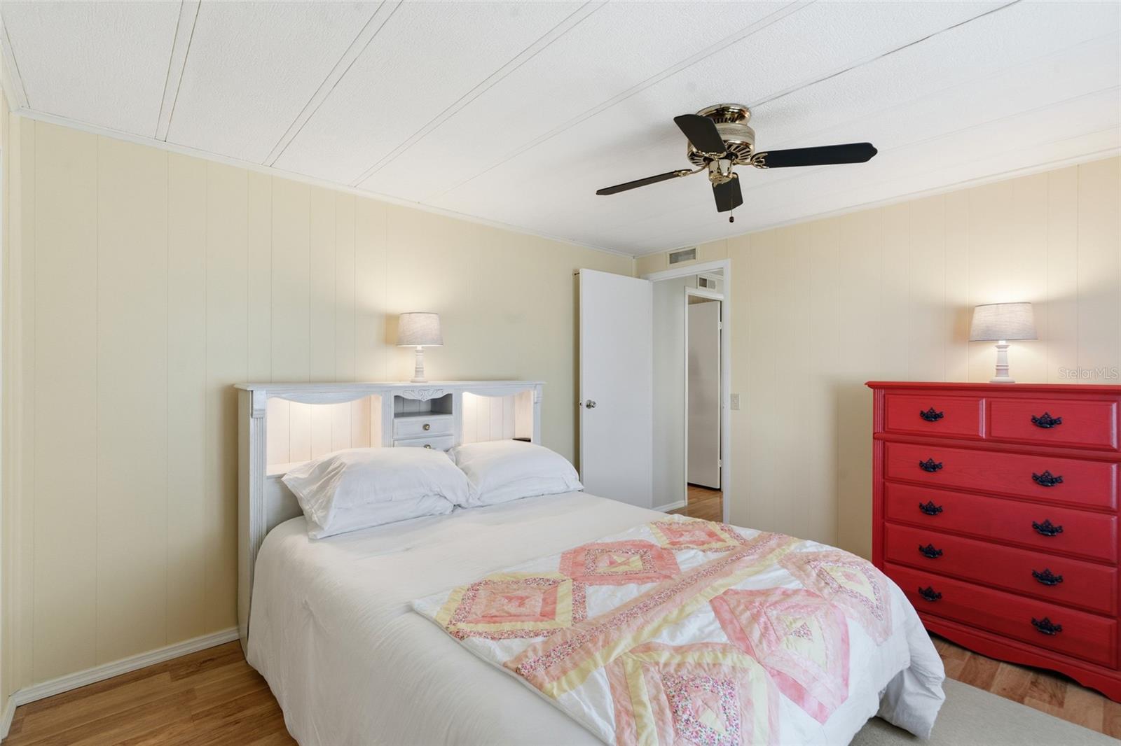 Image 32 of 42 For 3073 Longview Lane