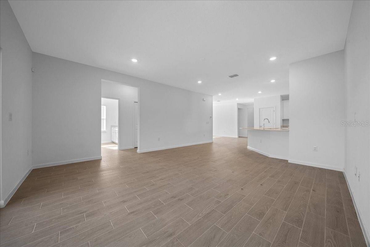 Image 11 of 60 For 7930 74th Loop