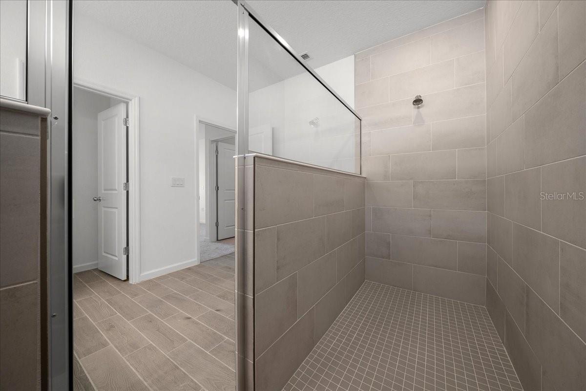 Image 36 of 60 For 7930 74th Loop